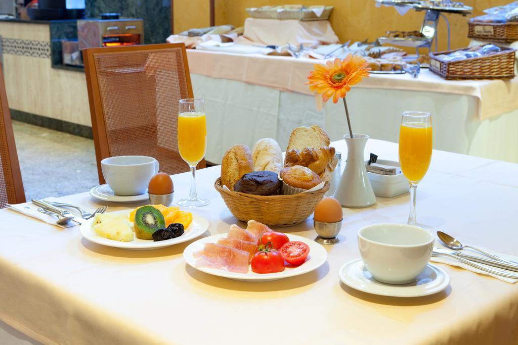 Senator Granada Hotel Ngoại thất bức ảnh